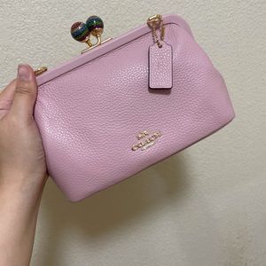 Coach kisslock pink crossbody purse